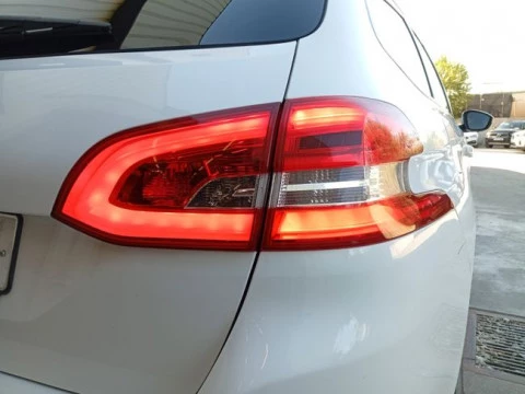 Peugeot 308 SW Allure BlueHDI 130 S&S EAT8