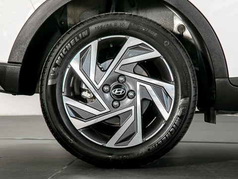 Hyundai Bayon 1.0 TGDI 74kW (100CV) 48V Maxx