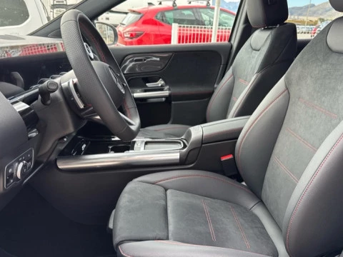 Mercedes-Benz GLA  200 d