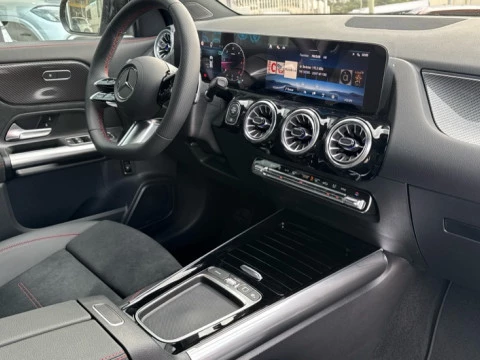 Mercedes-Benz GLA  200 d