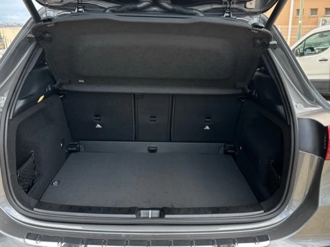Mercedes-Benz GLA  200 d