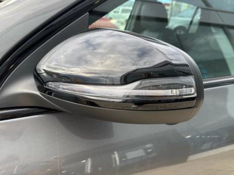 Mercedes-Benz GLA  200 d