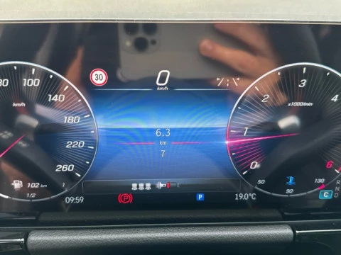 Mercedes-Benz GLA  200 d