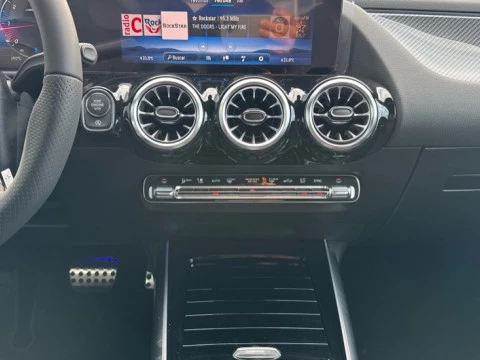 Mercedes-Benz GLA  200 d
