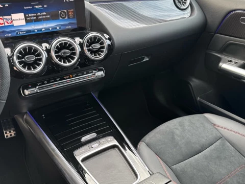 Mercedes-Benz GLA  200 d
