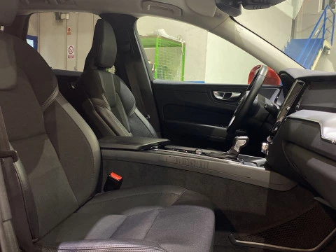 Volvo XC60 2.0 D4 BUSINESS PLUS AUTO 5P