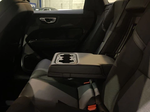 Volvo XC60 2.0 D4 BUSINESS PLUS AUTO 5P