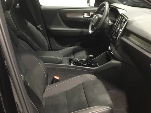 Volvo XC40 XC40 PLUS B3 MILD HYBRID GASOLINA