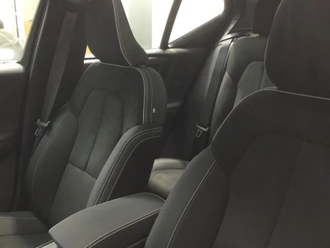 Volvo XC40 XC40 PLUS B3 MILD HYBRID GASOLINA