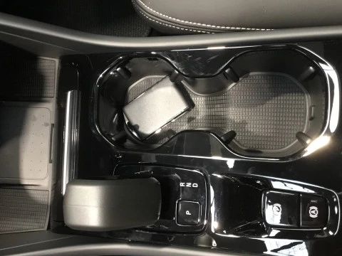 Volvo XC40 XC40 PLUS B3 MILD HYBRID GASOLINA