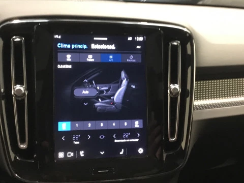 Volvo XC40 XC40 PLUS B3 MILD HYBRID GASOLINA