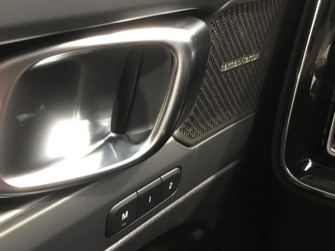 Volvo XC40 XC40 PLUS B3 MILD HYBRID GASOLINA