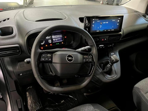 Opel Combo 1.5 TD 74KW SWB 4P Opel Combo 1.5 TD 74KW SWB 4P