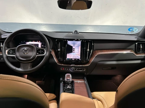 Volvo XC60 Ultra, B5 AWD Mild Hybrid, Gasolina, Dark