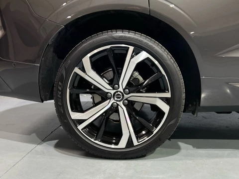 Volvo XC60 Ultra, B5 AWD Mild Hybrid, Gasolina, Dark