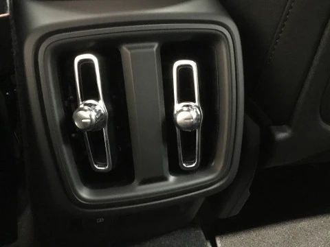 Volvo XC40 XC40 MODEL CORE