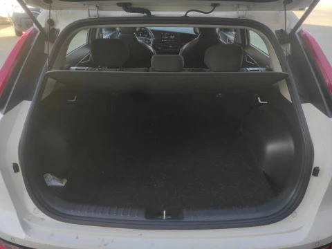 Kia Niro 1.6 GDi HEV 104kW (141CV) Concept