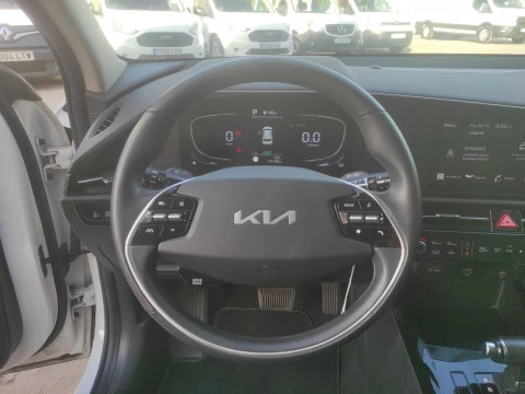 Kia Niro 1.6 GDi HEV 104kW (141CV) Concept