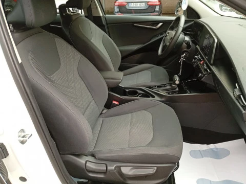 Kia Niro 1.6 GDi HEV 104kW (141CV) Concept