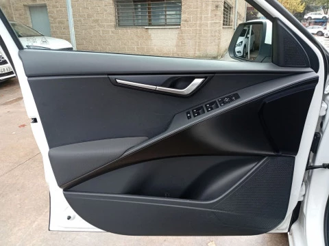 Kia Niro 1.6 GDi HEV 104kW (141CV) Concept