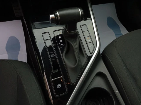 Kia Niro 1.6 GDi HEV 104kW (141CV) Concept