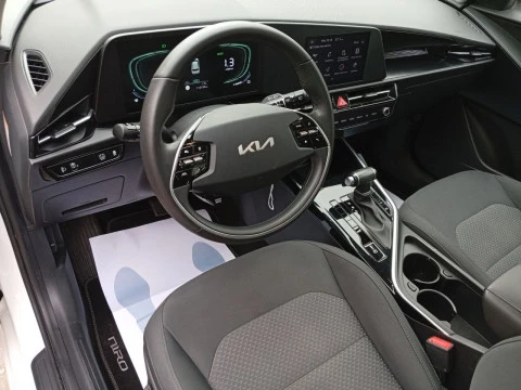 Kia Niro 1.6 GDi HEV 104kW (141CV) Concept