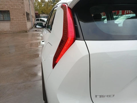 Kia Niro 1.6 GDi HEV 104kW (141CV) Concept