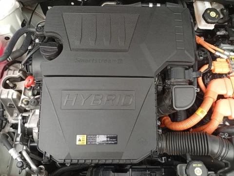 Kia Niro 1.6 GDi HEV 104kW (141CV) Concept