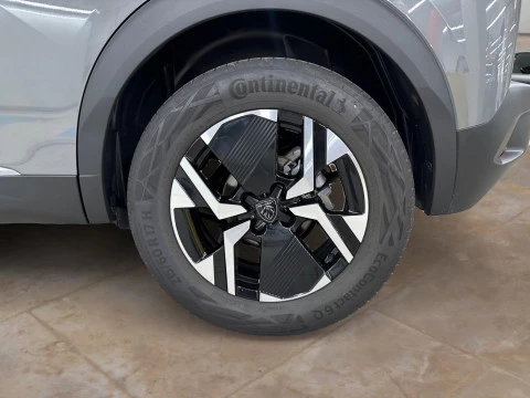 Peugeot 2008 Allure Gasolina 100 S&S 6 Vel. MAN
