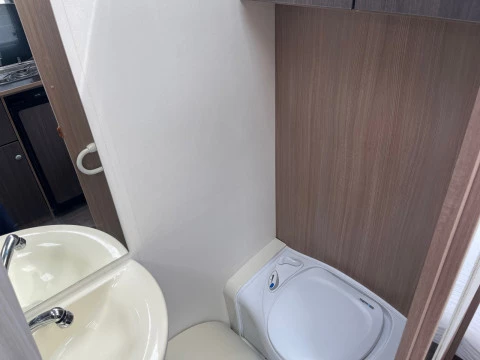 BURSTNER PREMIO PREMIO 435