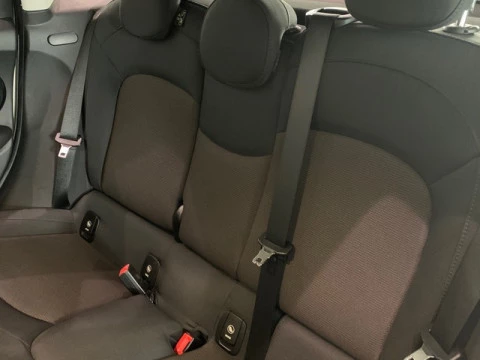 MINI Cabrio Cooper 100 kW (136 CV) MINI Cabrio Cooper 100 kW (136 CV)