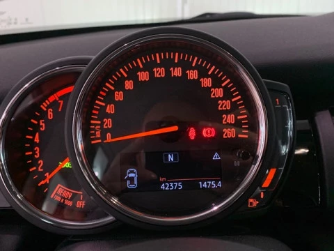 MINI Cabrio Cooper 100 kW (136 CV) MINI Cabrio Cooper 100 kW (136 CV)