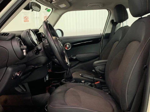 MINI Cabrio Cooper 100 kW (136 CV) MINI Cabrio Cooper 100 kW (136 CV)