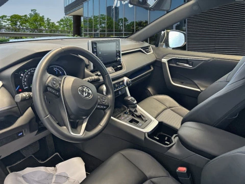 Toyota Rav4 2.5l 220H Style