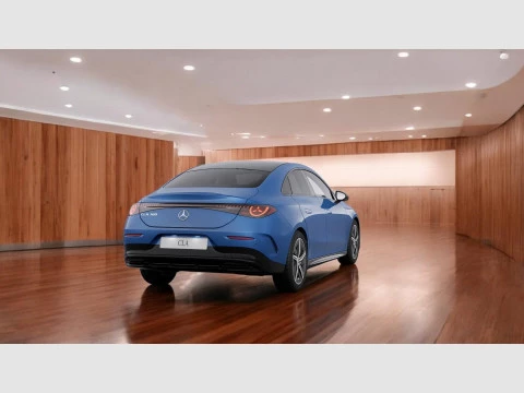 Mercedes-Benz CLA  180 con tecnologia hibrida