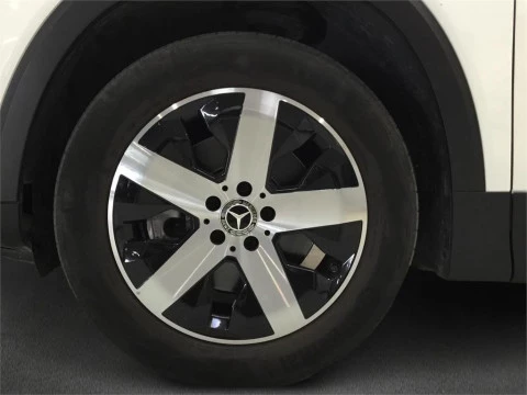 Mercedes-Benz GLB 200 d