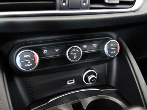 Alfa Romeo STELVIO 2.2 D TURBO AUTO
