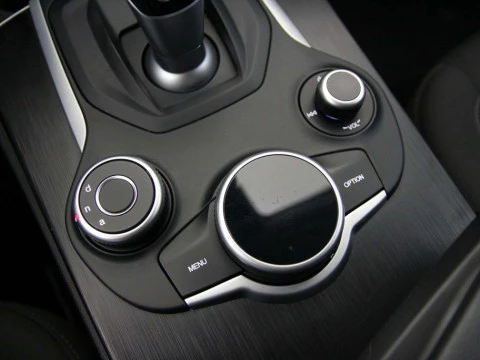 Alfa Romeo STELVIO 2.2 D TURBO AUTO