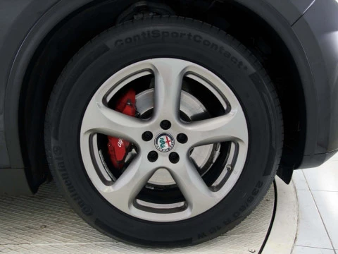 Alfa Romeo STELVIO 2.2 D TURBO AUTO