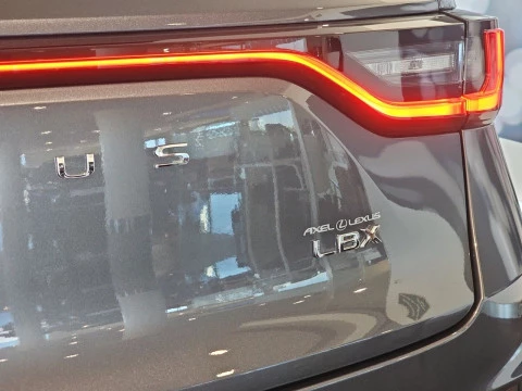 Lexus LBX 1.5 136cv HEV Elegant+