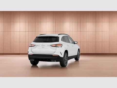 Mercedes-Benz GLA  250 e con tecnologia hibrida EQ