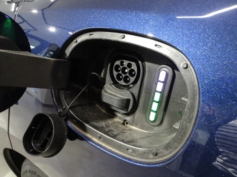 Seres 5 SERES 5 Premium (4WD)