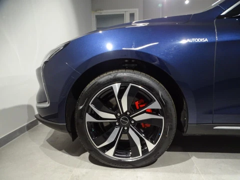 Seres 5 SERES 5 Premium (4WD)