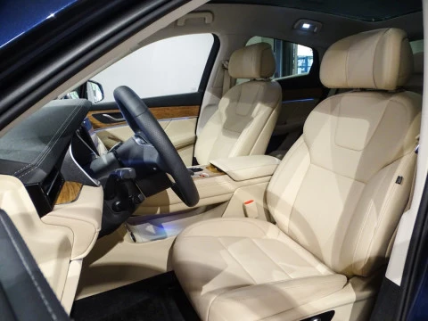 Seres 5 SERES 5 Premium (4WD)