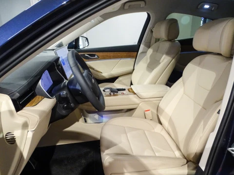 Seres 5 SERES 5 Premium (4WD)