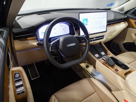 Seres 5 SERES 5 Premium (4WD)