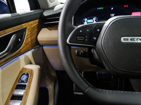 Seres 5 SERES 5 Premium (4WD)