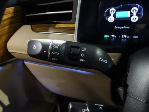 Seres 5 SERES 5 Premium (4WD)