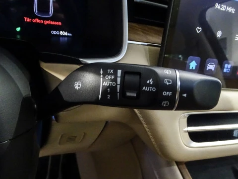 Seres 5 SERES 5 Premium (4WD)