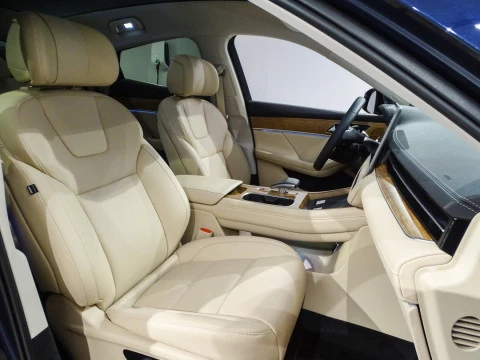 Seres 5 SERES 5 Premium (4WD)